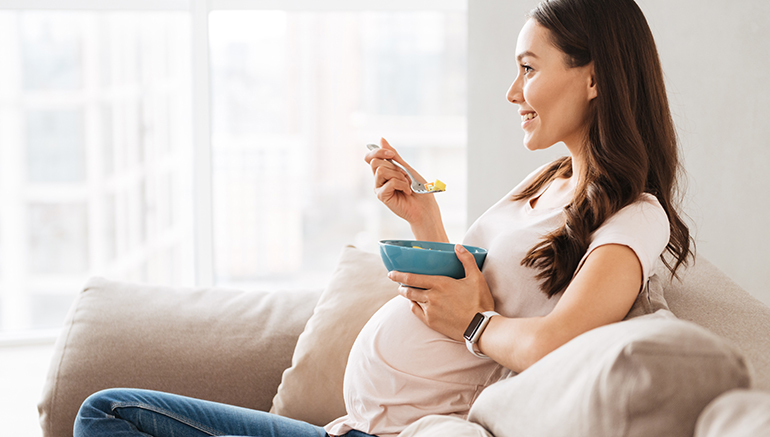 Cinfa enumera las claves de alimentación para un embarazo saludable