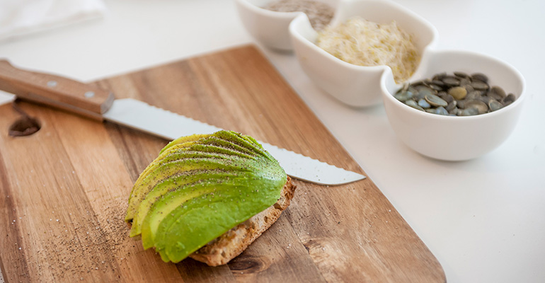 Aguacate en tosta en pan de masa madre