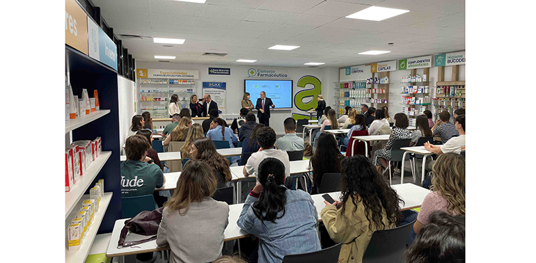 uax-refuerza-formacion-practica-en-farmacia-con-renovacion-su-aula-simulacion
